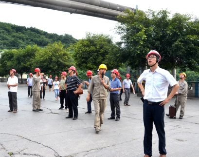 现场参观.JPG